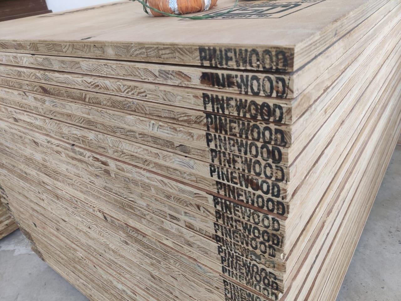 PINE WOOD (19 MM/25 MM)